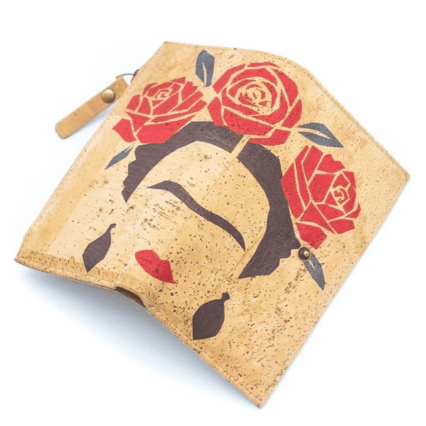 Inspired by the artist Frida Kahlo this stunning statement purse features a gorgeous print on the natural eco cork surface. Roomy enough to fit in all your essentials with ease. Handmade, vegan friendly and made with sustainable cork. 