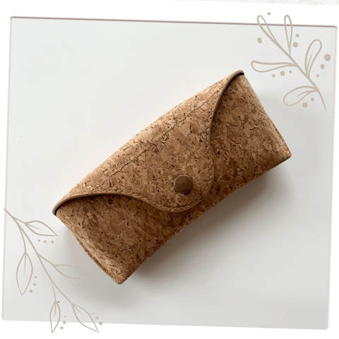 This unique cork case is perfect to keep your glasses safe from any damage or dust. Featuring a snap buckle closure and natural cork fabric.  Protect your sunglasses with this eco, vegan glasses case.   Cork is eco-friendly, very soft, flexible, and durable! Oh and did we mention how easy it is to keep clean. Just a dampened cloth and a little liquid soap!